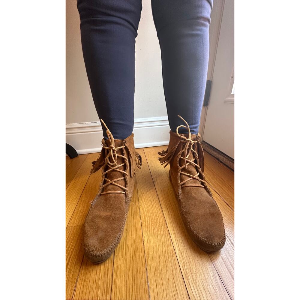 Minnetonka Genuine Suede Moccasins with Sole.  size 7